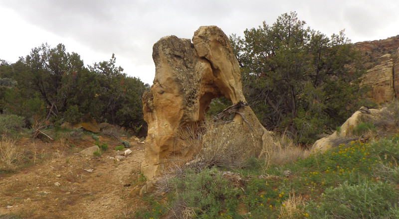 Hole-in-the-rock Boulder (leave wash here)